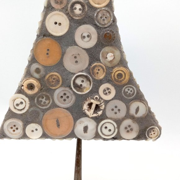 Button Sculpture Folk Art OOAK Memory Jug Style Forget Me Not Assemblage Found - Picture 13 of 16